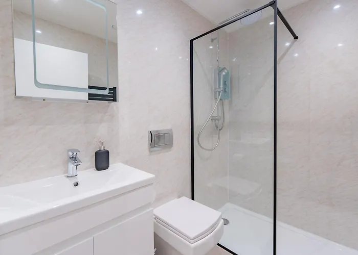 Cosy 2 Bedroom Flat In District Apartman *