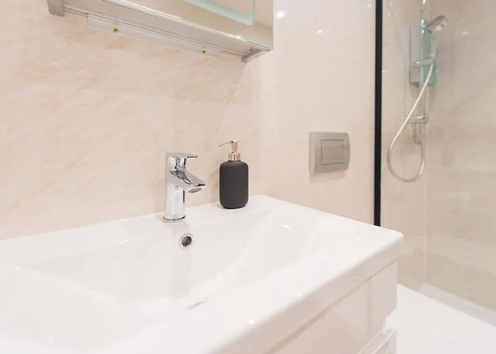 Cosy 2 Bedroom Flat In District Apartman